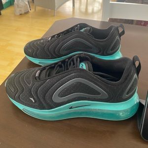 Women’s Nike air max 720